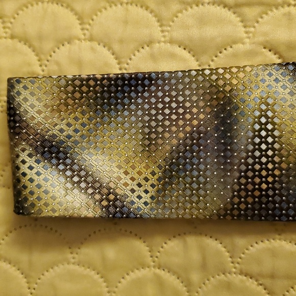 Neck Tie - Picture 2 of 3